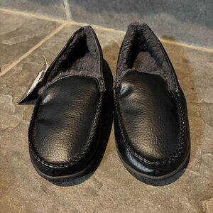 Muk Luks Men’s Faux Leather Slippers Black Size S 8-9 Memory Foam Indoor Outdoor